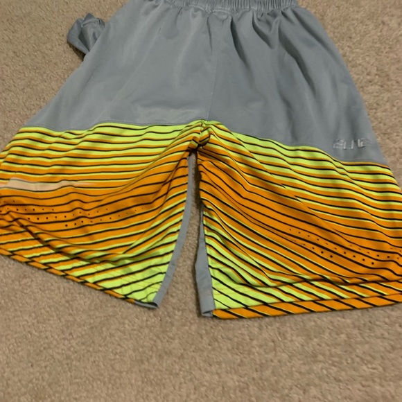 mens nike athletic shorts - Picture 2 of 2